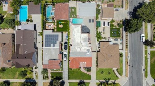 2019 Chilton Dr, Glendale CA  91201-1169 exterior