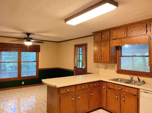 307 Cedar St, Stockbridge GA  30281-3890 exterior