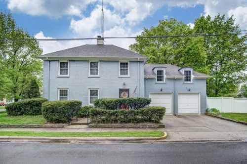 201 Maple Ave, Warsaw, IN 46580-3448