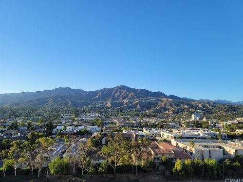 345 Pioneer Dr, Glendale CA  91203-1787 exterior