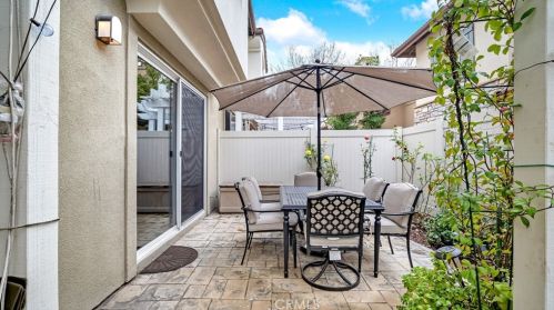 21 Salton, Irvine CA  92602-2425 exterior