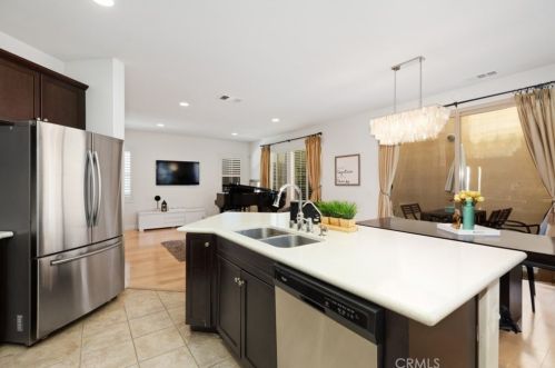 38 Latitude, Irvine CA  92618-8821 exterior