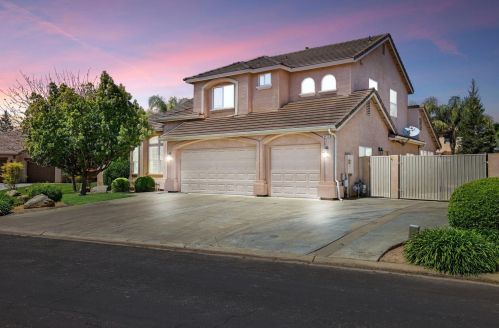 6410 Diablo Ct, Sharon, CA 93610-8482