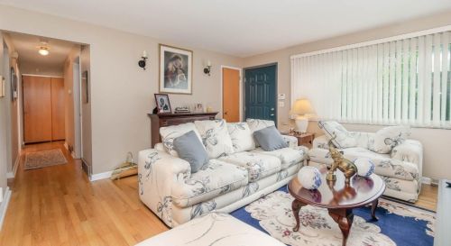 8974 Daly Rd, Cincinnati OH 45231-4637 exterior