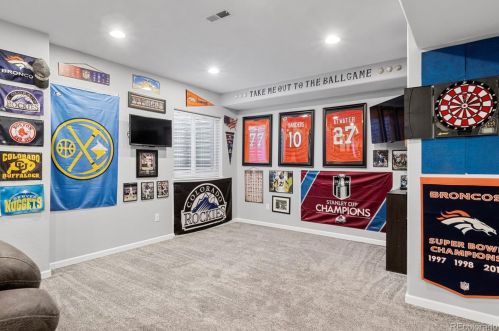 6918 Elk Ct, Aurora CO 80016-4290 exterior