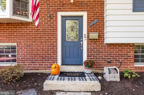 7721 Arlen St, Annandale, VA 22003-5406