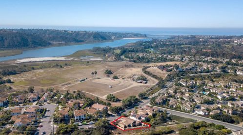 2012 Hummingbird Rd, Carlsbad, CA 92011-5171