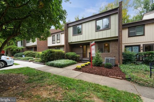 2149 Colts Neck Ct, Herndon, VA 20191-1841