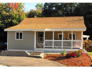 55 High St, Epping, NH 03042-2415