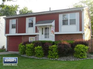 20548 Acorn Ridge Dr, Frankfort, IL 60423-8145