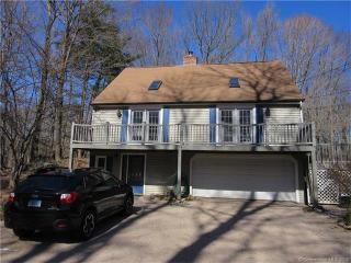 213 Jamestown Dr, Guilford, CT 06437-1321