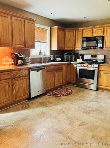 52 Howe Hill Rd, Greenwood, ME 04255-3027