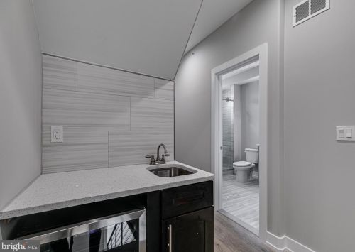 1719 27 St, Philadelphia PA 19121-2824 exterior