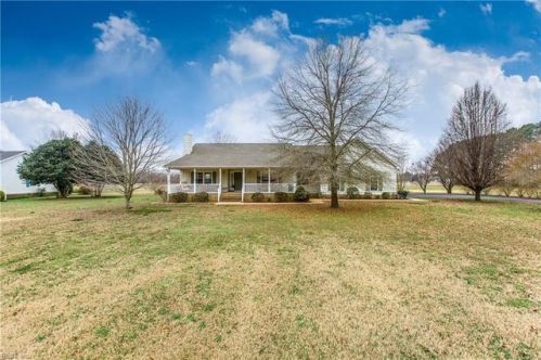 154 Chick Cove Dr, Hardyville, VA 23070-9700