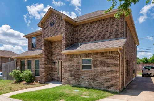 4904 Ridglea Hills Ct, Fort Worth TX  76116-9195 exterior