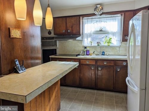 121 11th St, Primrose, PA 17901-3038