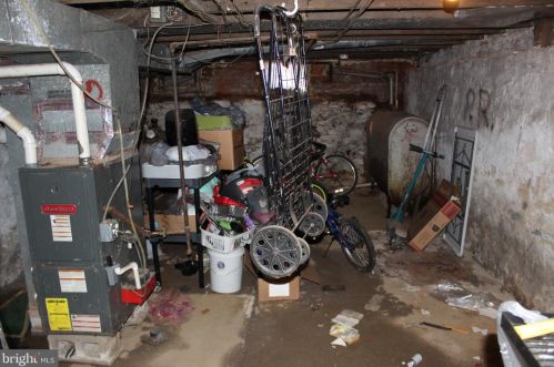 431 Strawberry St, Lancaster PA  17602-4464 exterior