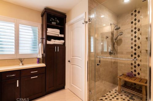 3217 Dora Verdugo Dr, Glendale CA  91208-1756 exterior