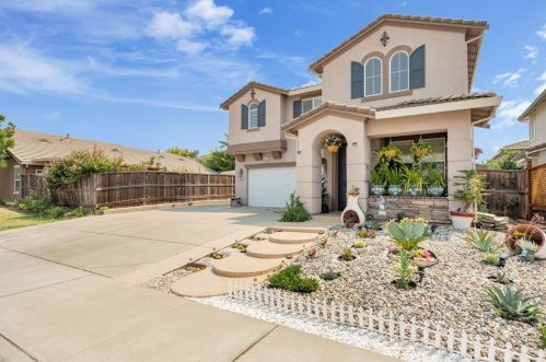 8578 Wing Dr, Elk Grove, CA 95758-9537