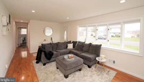 51 Sunset Blvd, Trenton NJ  08690-3950 exterior