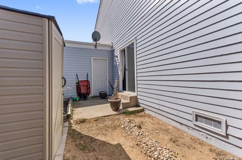 16361 Radcliff Pl, Denver CO  80015-7123 exterior