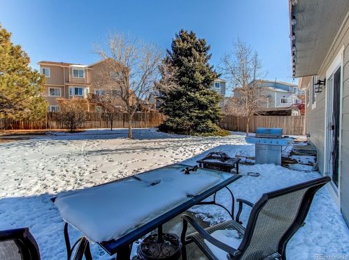 20695 Oxford Pl, Denver CO 80014-5137 exterior