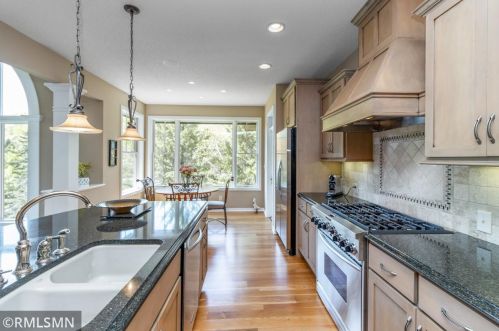 5 Hawthorne Ct, Saint Paul MN  55127-6476 exterior