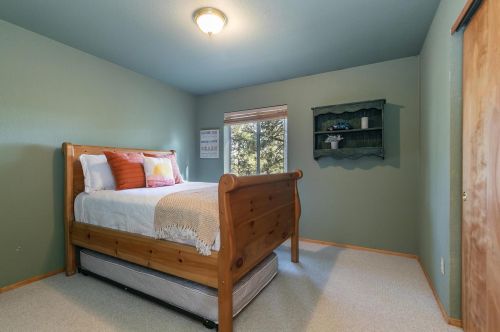 10166 Olympic Blvd, Truckee CA  96161-1708 exterior