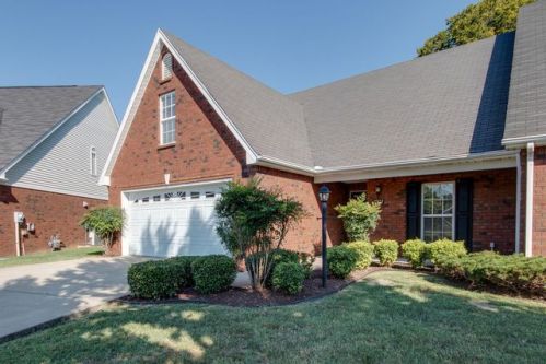 2903 Stonehedge Dr, Murfreesboro, TN 37128-7681