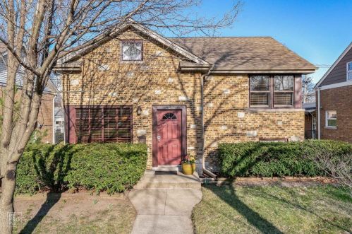 9043 Marmora Ave, Morton Grove, IL 60053-2450