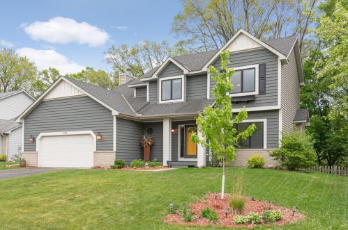 1408 Horseshoe Cir, Saint Paul, MN 55122-3821