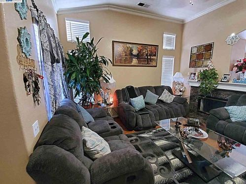 2207 Isabel Virginia Dr, Tracy, CA 95377-2283