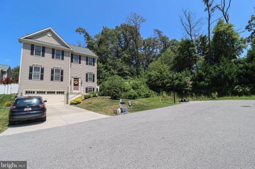 92 Clarence Ave, Severna Park, MD 21146-1686