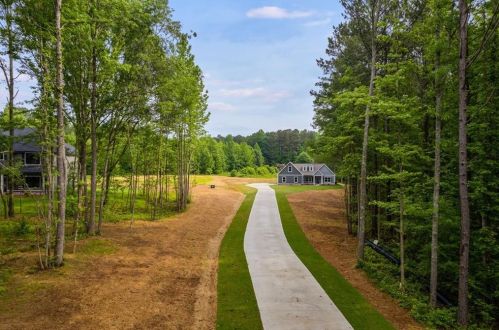 391 Paynes Lake Rd, Carrollton, GA 30116-8168