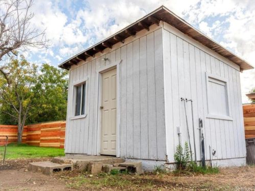 7664 Fern, Riverside CA  92504-4427 exterior