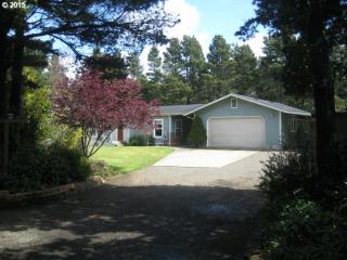 87925 Terrace View Dr, Florence, OR 97439-9035