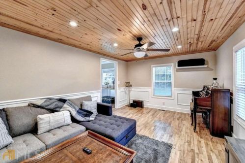 295 Union Grove Cir, Auburn, GA 30011-2302