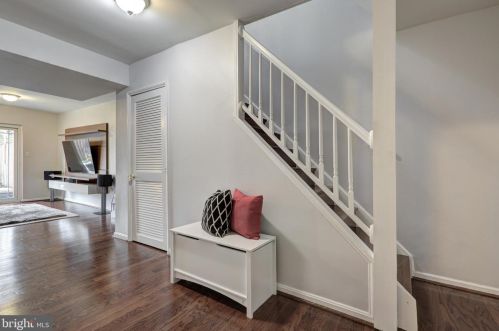 6369 Buffie Ct, Springfield VA  22015-3401 exterior