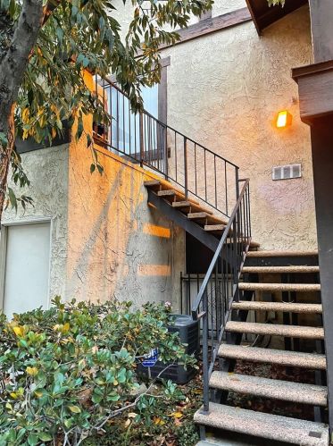9800 Vesper Ave, Van Nuys, CA 91402-1049