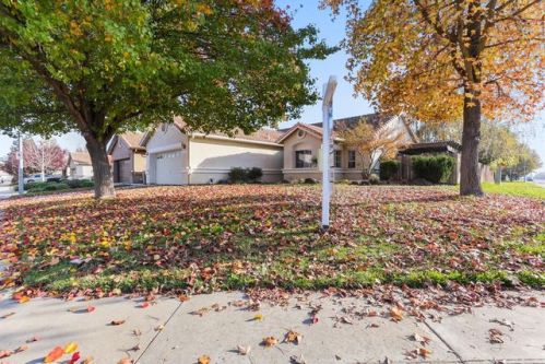 1980 Yorktown Dr, Lodi, CA 95242-4497