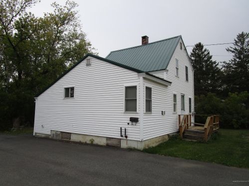 14 Conley St, Presque Isle, ME 04769-2109