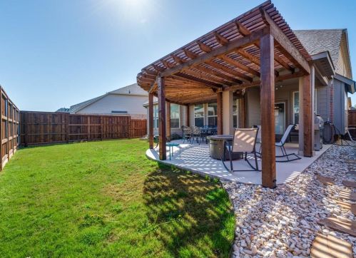 8753 Running River Ln, Fort Worth TX  76131-3373 exterior