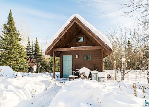 5952 River Rd, Duluth, MN 55804-8643