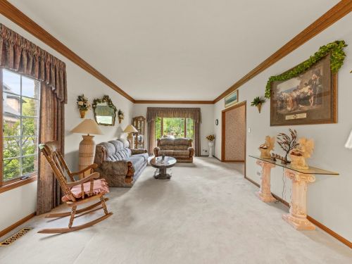 8815 Aintree Ln, Willowbrook IL  60527-8392 exterior