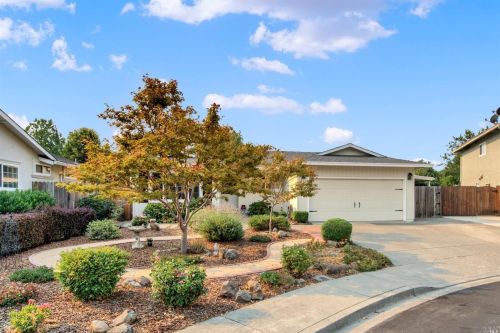 242 Verona Ct, Vacaville, CA 95687-6622