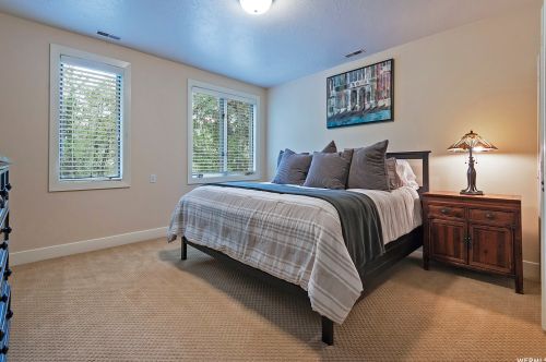 10188 Dimple Dell Ln, Sandy UT 84092-4505 exterior