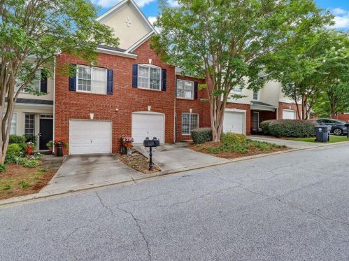 2537 Longcourt Cir, Atlanta, GA 30339-1796
