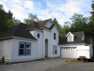 1622 Bartow Rd, Mckinleyville, CA 95519-4309