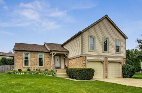 1270 Gail Dr, Buffalo Grove, IL 60089-1140