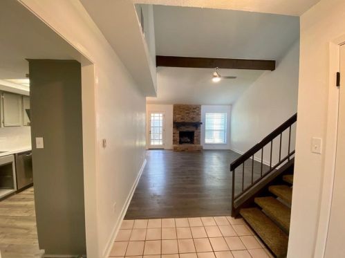 7264 Coronado Cir, Austin TX  78752-2008 exterior